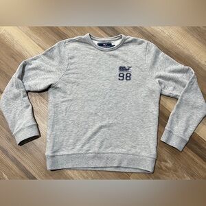 Vineyard Vines crew neck Women’s size Medium